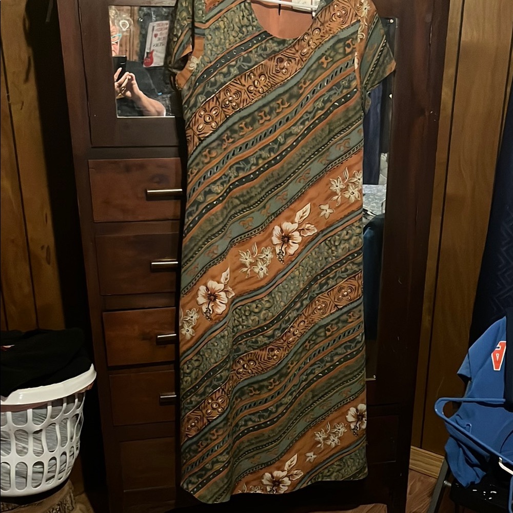 Kathie Lee Collection Green and Brown Sleeveless Sheath Maxi Dress